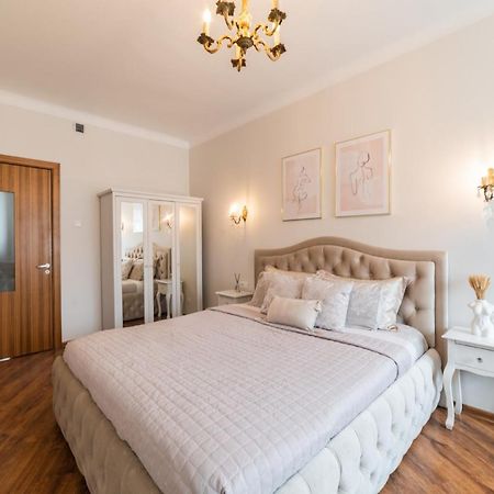 E. D. Angel Wing Apartment Шяуляй Экстерьер фото