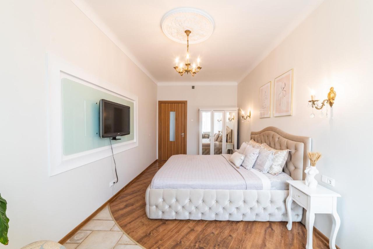 E. D. Angel Wing Apartment Шяуляй Экстерьер фото